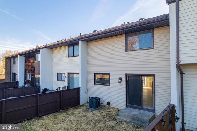 49 TWIN RIVERS DR N, East Windsor, NJ 08520