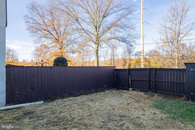 49 TWIN RIVERS DR N, East Windsor, NJ 08520