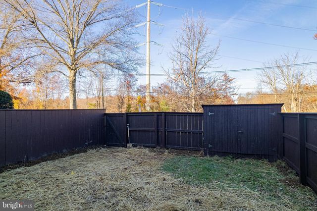 49 TWIN RIVERS DR N, East Windsor, NJ 08520