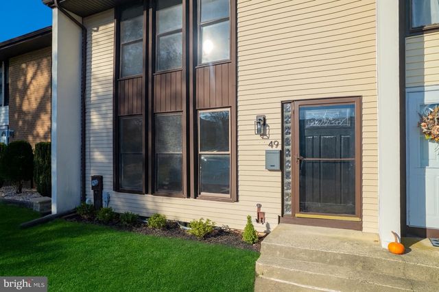 49 TWIN RIVERS DR N, East Windsor, NJ 08520