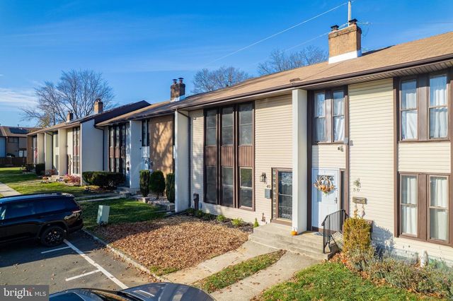 49 TWIN RIVERS DR N, East Windsor, NJ 08520