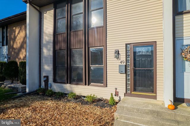 49 TWIN RIVERS DR N, East Windsor, NJ 08520