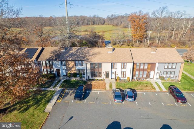 49 TWIN RIVERS DR N, East Windsor, NJ 08520