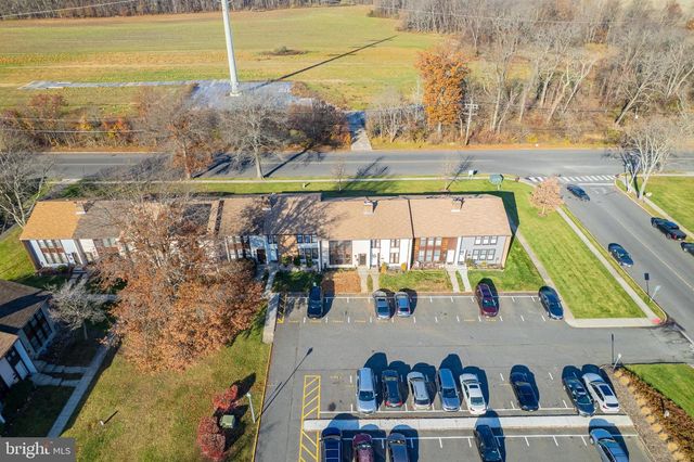 49 TWIN RIVERS DR N, East Windsor, NJ 08520