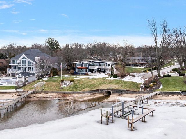 437 Graafschap Road, Holland City, MI 49423