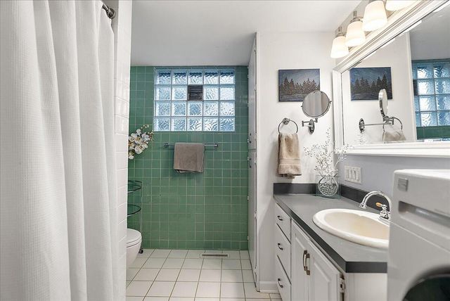 437 Graafschap Road, Holland City, MI 49423