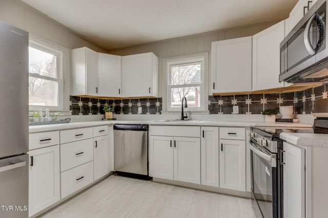 1077 Highway 126, Bristol, TN 37620