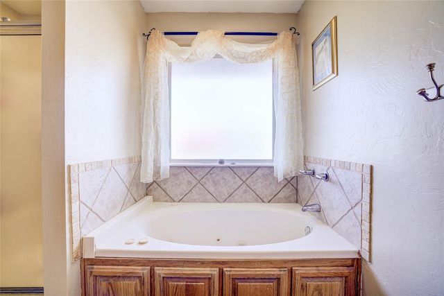 990 Sunflower Drive, Tuttle, OK 73089