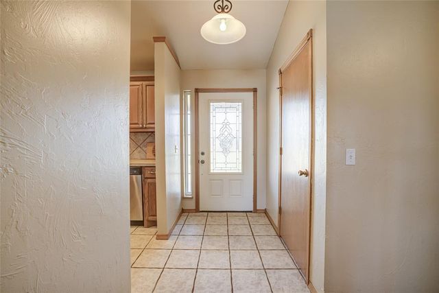 990 Sunflower Drive, Tuttle, OK 73089