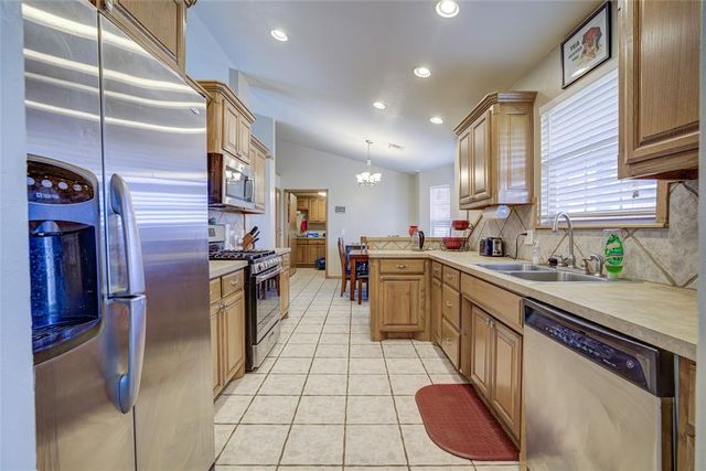 990 Sunflower Drive, Tuttle, OK 73089