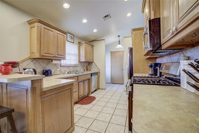 990 Sunflower Drive, Tuttle, OK 73089