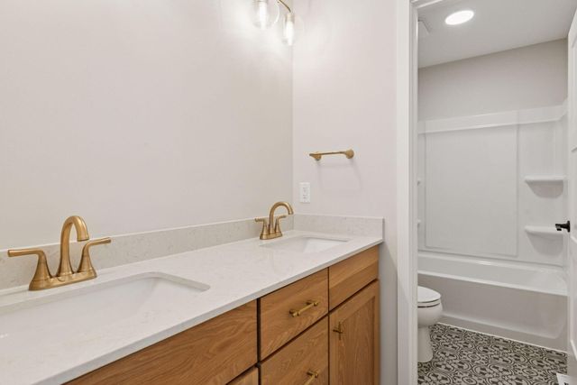 7254 61st Street S, Cottage Grove, MN 55016