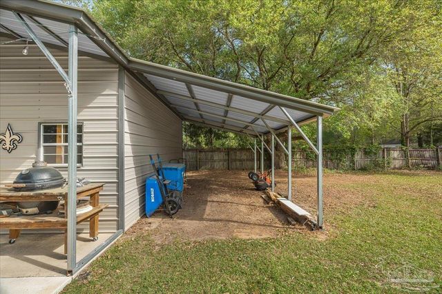 5946 Greenfield St, Pace, FL 32571