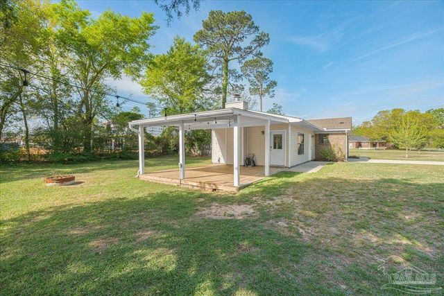 5946 Greenfield St, Pace, FL 32571