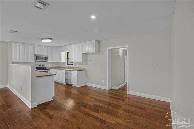 5946 Greenfield St, Pace, FL 32571