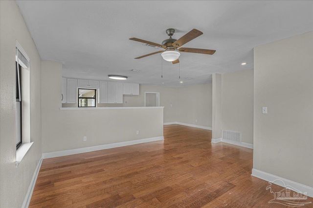 5946 Greenfield St, Pace, FL 32571