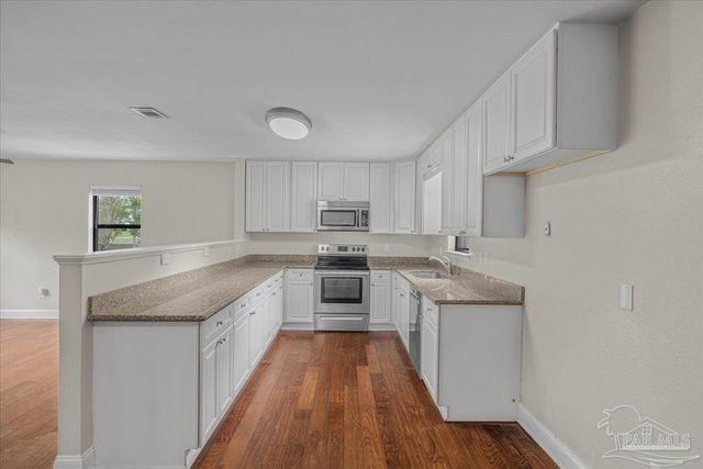 5946 Greenfield St, Pace, FL 32571