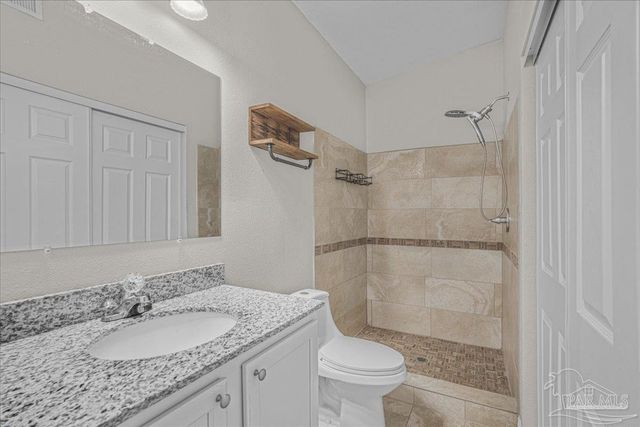 5946 Greenfield St, Pace, FL 32571