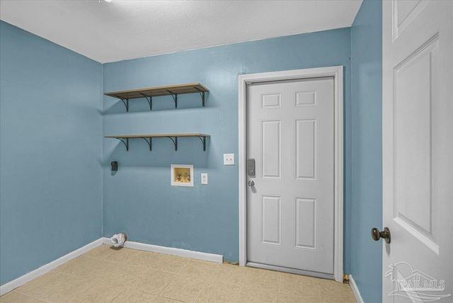 5946 Greenfield St, Pace, FL 32571