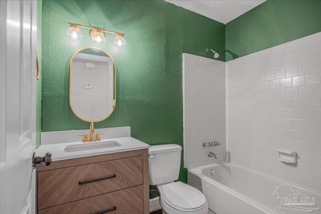 5946 Greenfield St, Pace, FL 32571