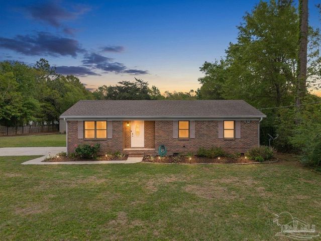 5946 Greenfield St, Pace, FL 32571