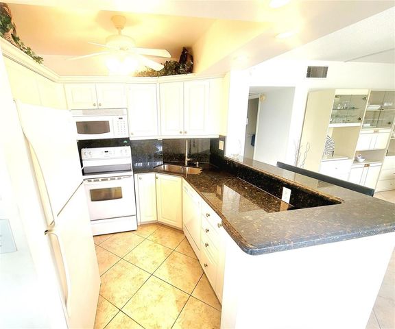 3200 NE 7th Court 208a, Pompano Beach, FL 33062