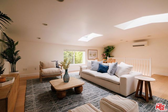 4176 Klump Avenue, Studio City (los Angeles), CA 91602