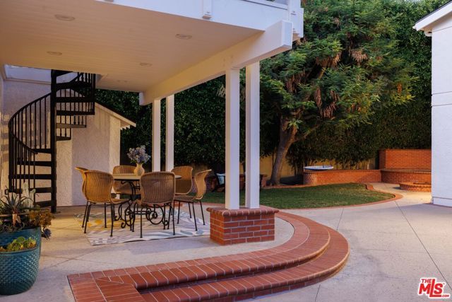 4176 Klump Avenue, Studio City (los Angeles), CA 91602