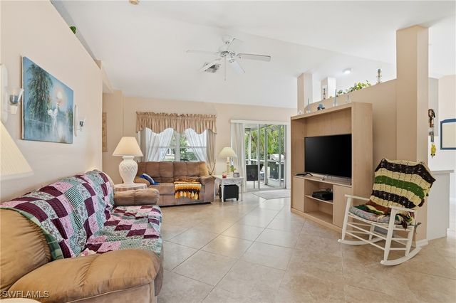 655 Lambton LN, Naples, FL 34104