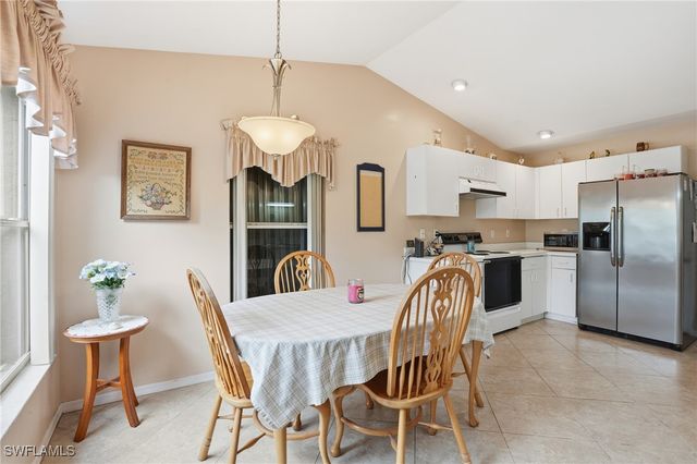 655 Lambton LN, Naples, FL 34104