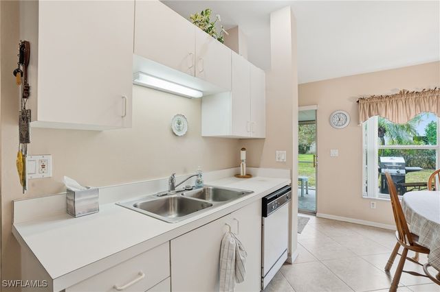 655 Lambton LN, Naples, FL 34104