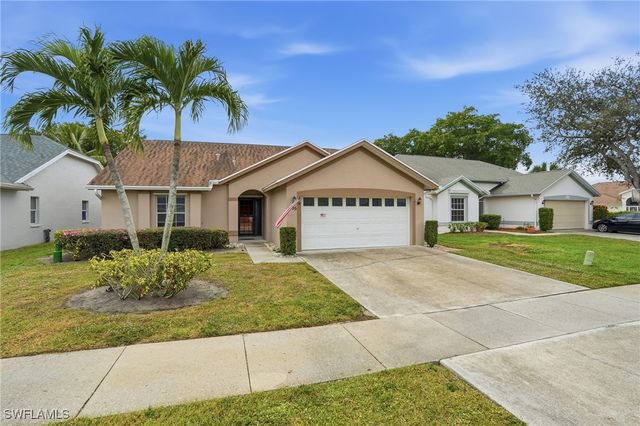 655 Lambton LN, Naples, FL 34104