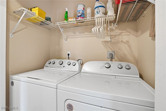 655 Lambton LN, Naples, FL 34104