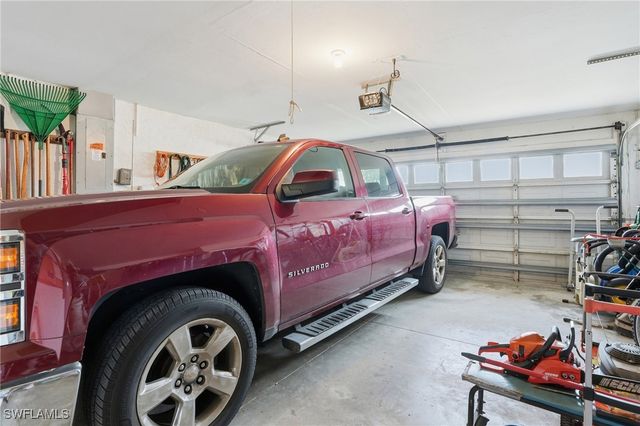 655 Lambton LN, Naples, FL 34104