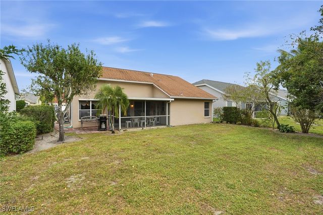 655 Lambton LN, Naples, FL 34104