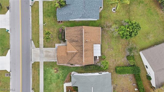 655 Lambton LN, Naples, FL 34104