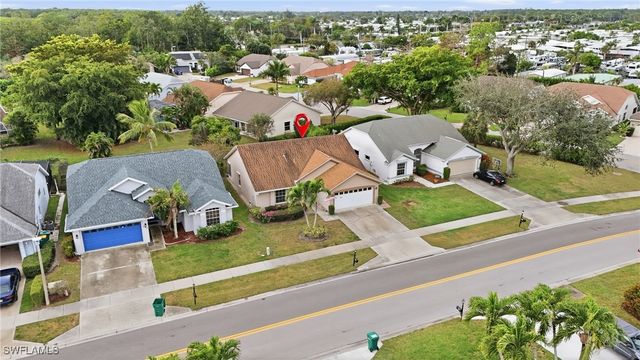 655 Lambton LN, Naples, FL 34104