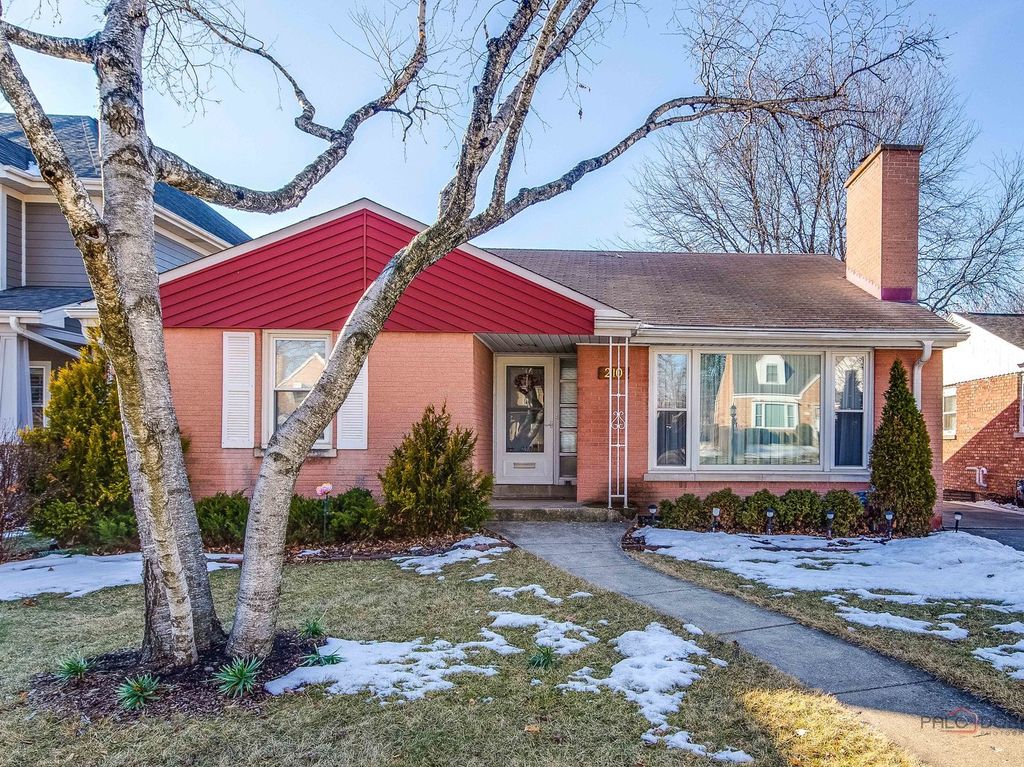 210 S Wa Pella Avenue, Mount Prospect, IL 60056