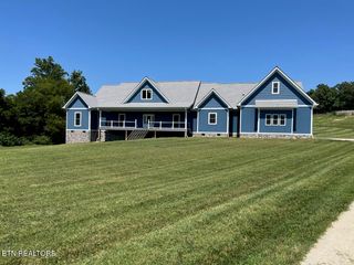 641 Zirkle Rd, Dandridge, TN 37725