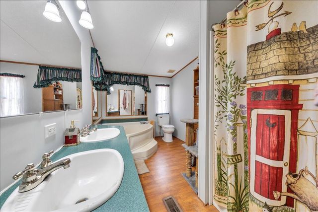 5642 Altice RD, Moneta, VA 24121