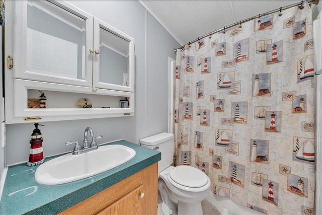 5642 Altice RD, Moneta, VA 24121