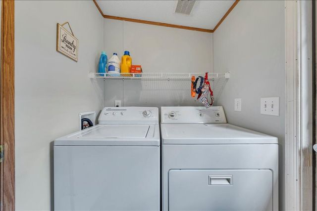 5642 Altice RD, Moneta, VA 24121