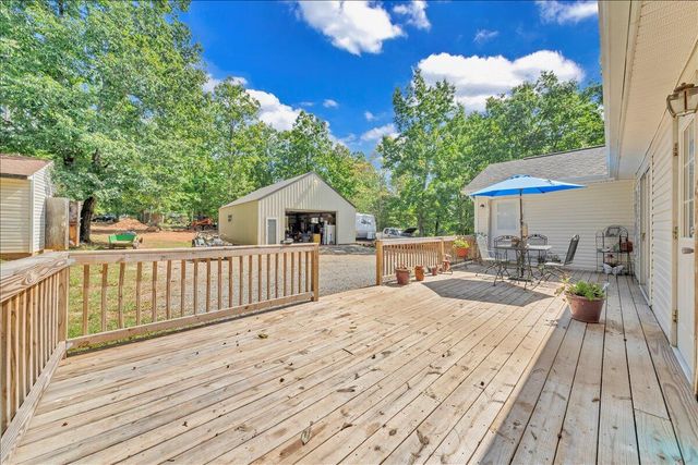 5642 Altice RD, Moneta, VA 24121