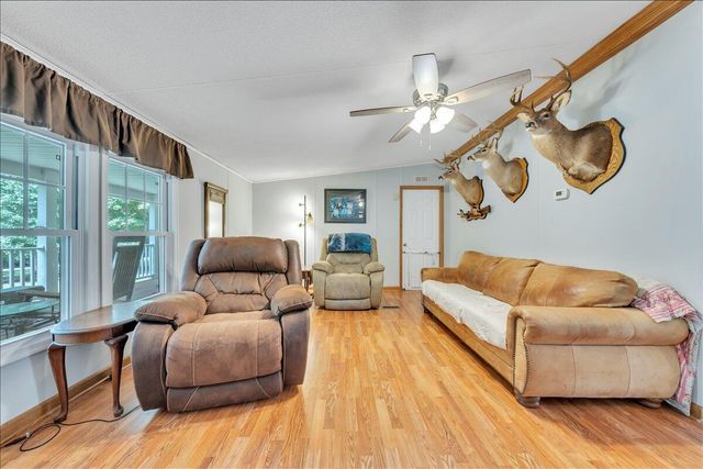 5642 Altice RD, Moneta, VA 24121