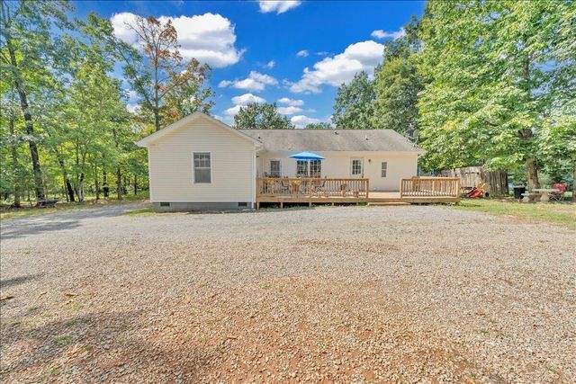 5642 Altice RD, Moneta, VA 24121