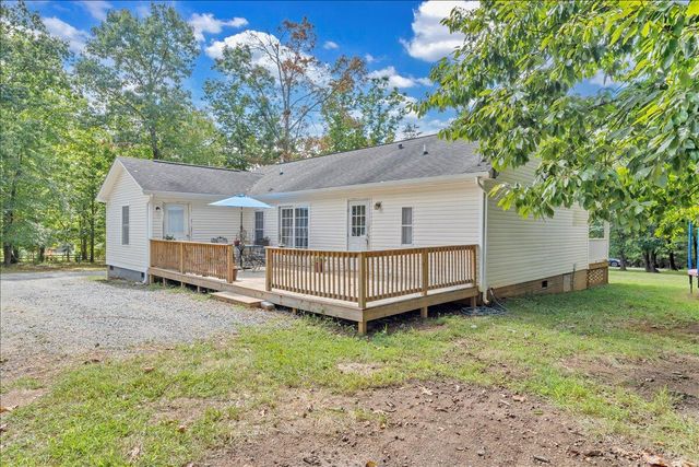 5642 Altice RD, Moneta, VA 24121