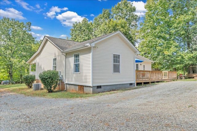 5642 Altice RD, Moneta, VA 24121