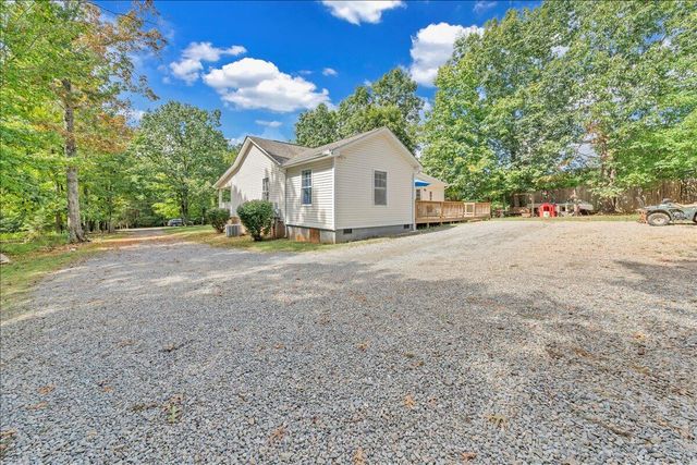 5642 Altice RD, Moneta, VA 24121