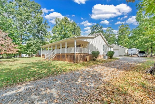 5642 Altice RD, Moneta, VA 24121
