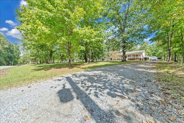 5642 Altice RD, Moneta, VA 24121
